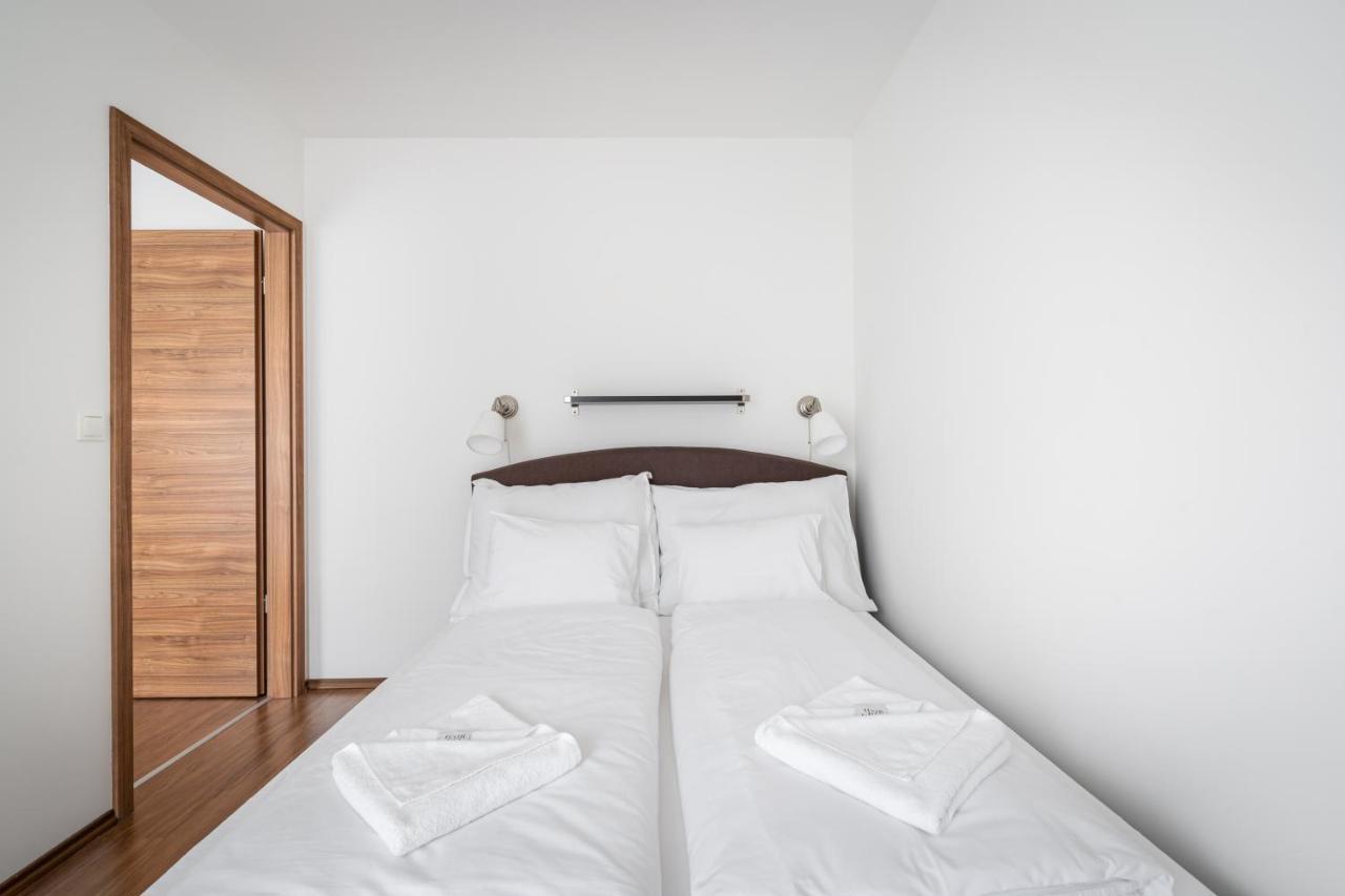 White Cascade Realty * Boedapest